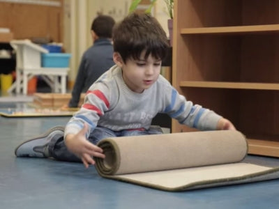 Le tapis Montessori : Tout ce que vous devez savoir - Centre de formation  montessori international