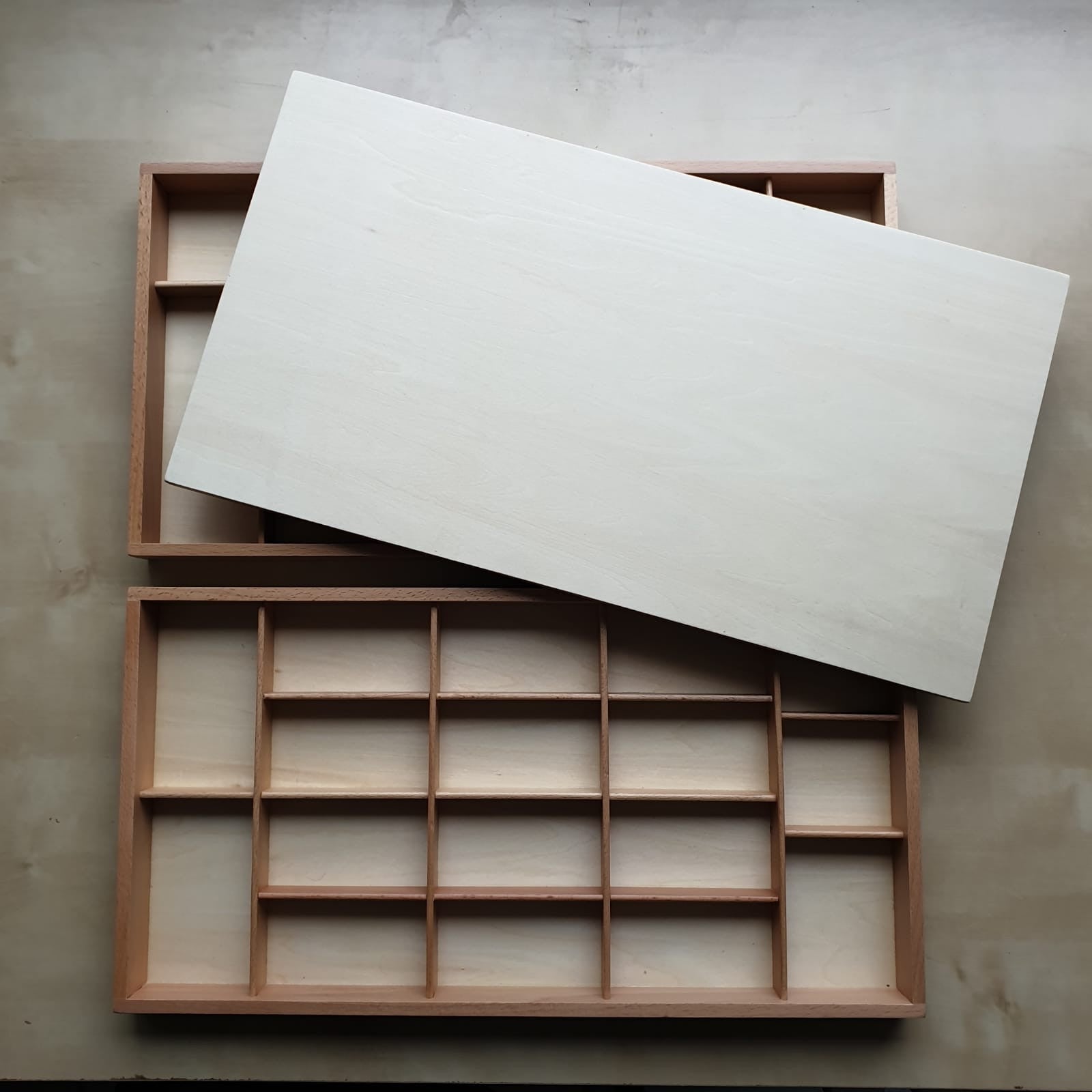 Boîte de Rangement Alphabet Mobile Montessori - MaMontessoriBox