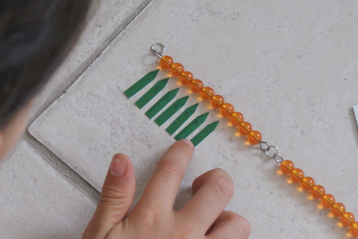 Chaîne de 1000 Montessori - MaMontessoriBox