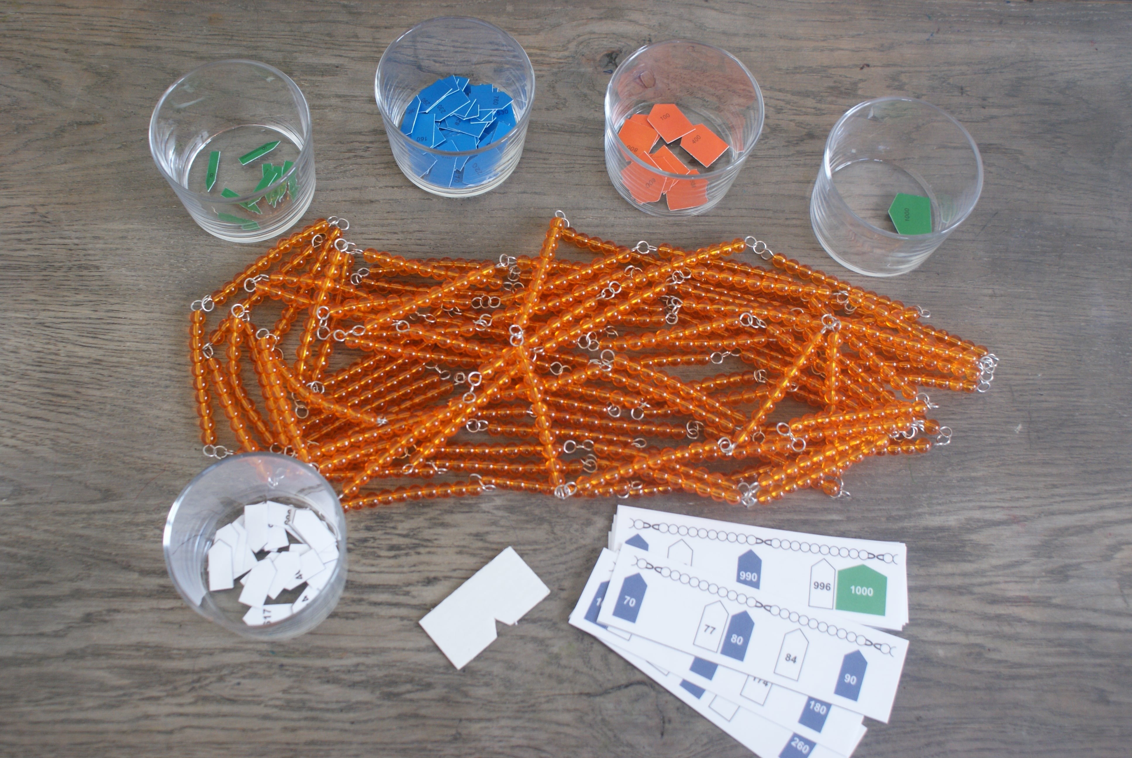 Chaîne de 1000 Montessori - MaMontessoriBox