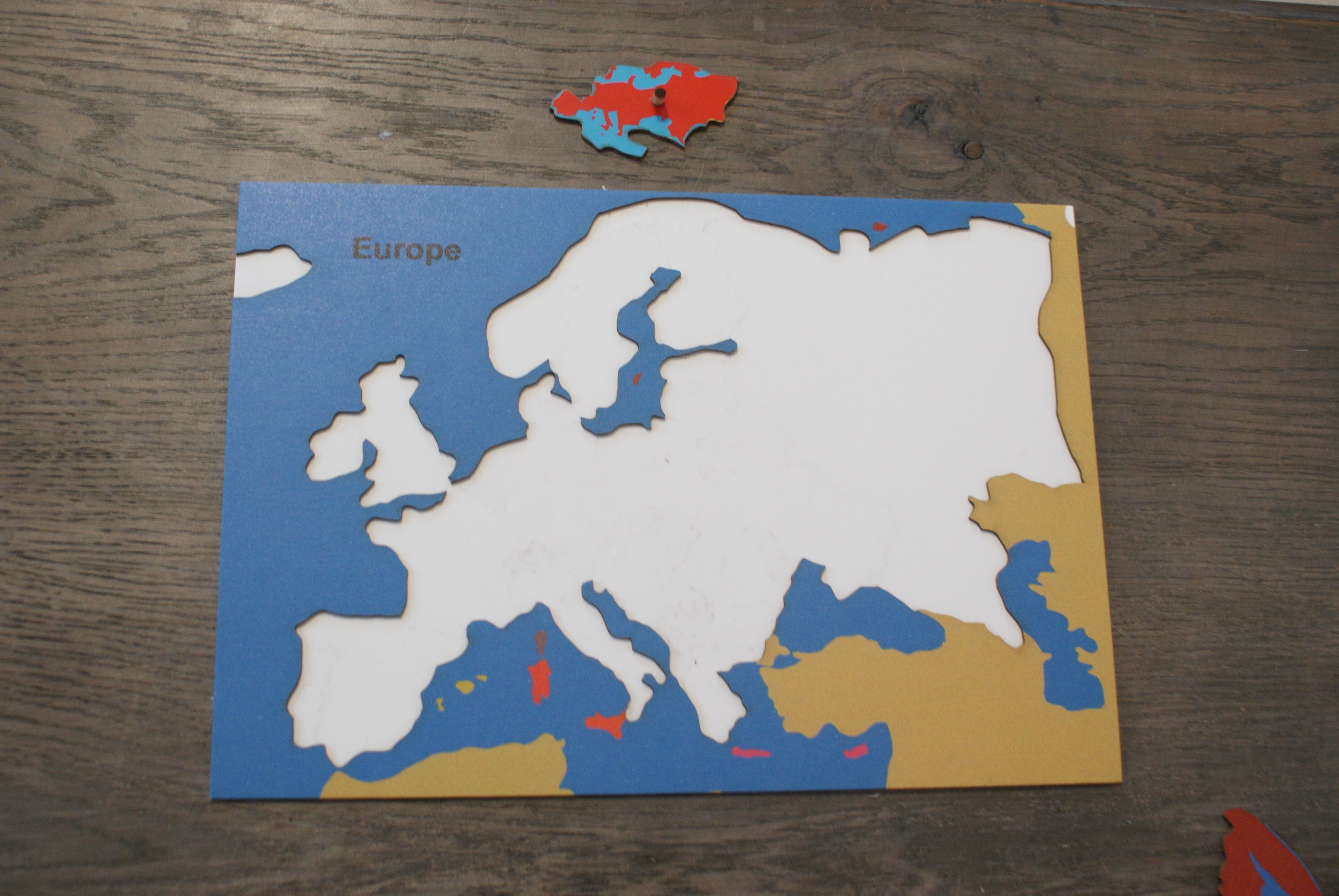 Puzzle du continent Europe Montessori - MaMontessoriBox